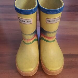 Hunter Kids Yellow Rain Boots w/ Rainbow Stripe | UK 6 (US Toddler 7)